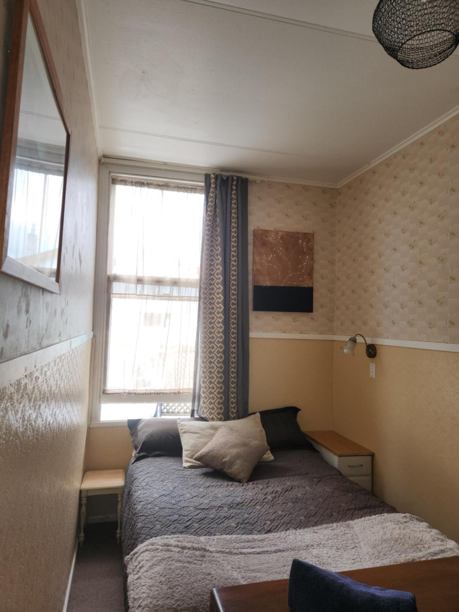 Quirky Villa Homestay Whanganui Bagian luar foto